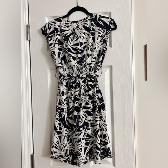 LOFT blue and white tropical dress size XS - Picture 8 of 8